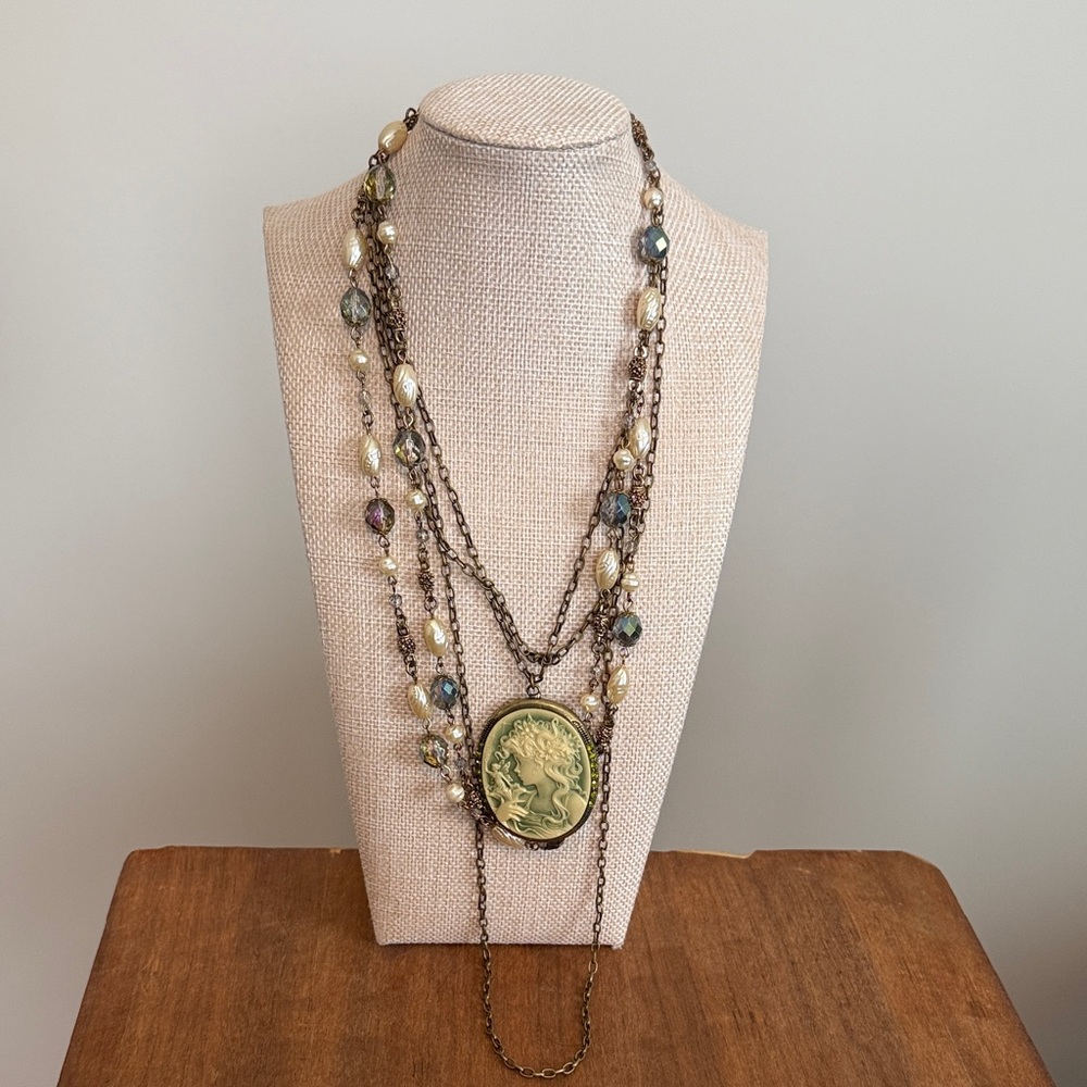 Elegant Multi-Layered Necklace with cameo Pendant